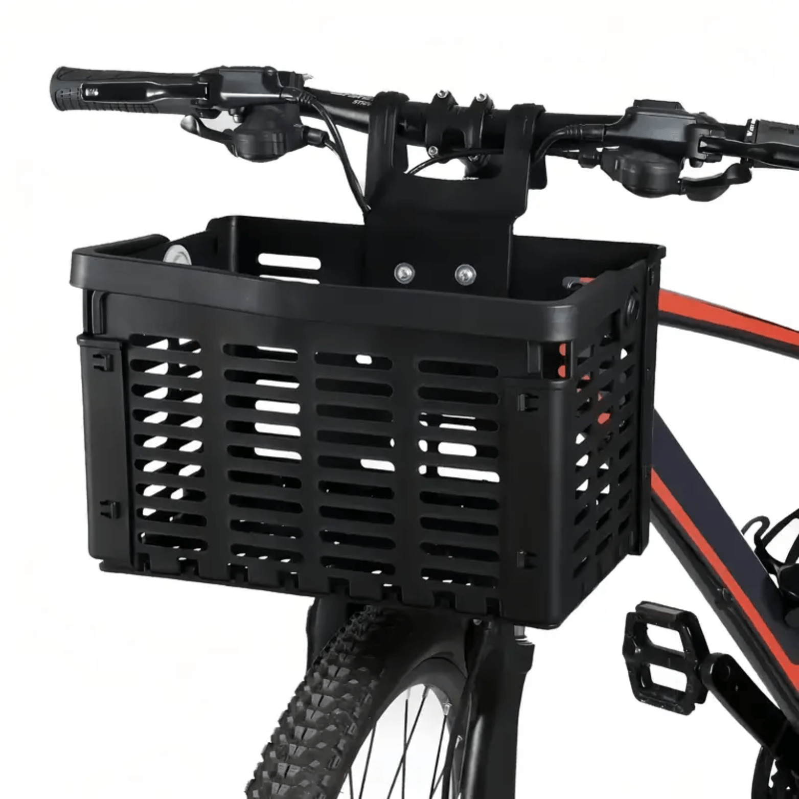 Zwarte opvouwbare kunststof fietsmand van Zyro gemonteerd aan het stuur van een sportieve fiets.